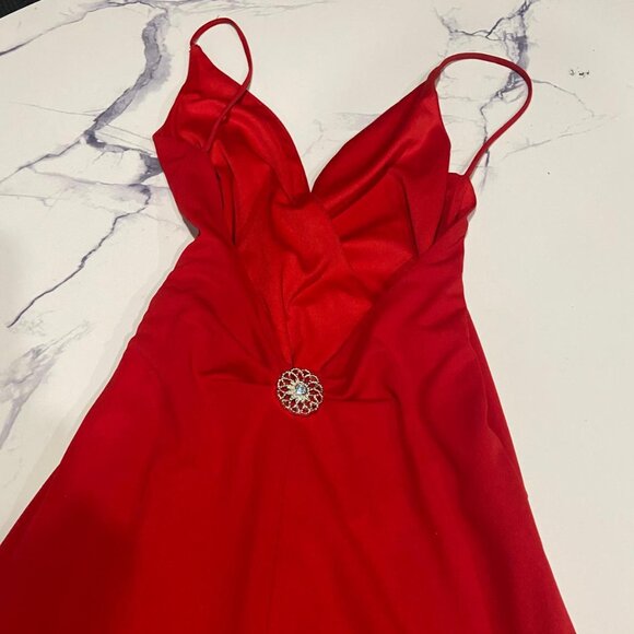 Red Evening Dress – Size Small – Elegant Draped Design - Picture 4 of 4